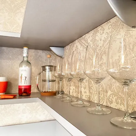 Stylish 1br Kalaranna, Walk To Old Town, Port, Cafés * Tallin