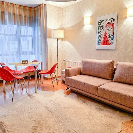 Stylish 1br Kalaranna, Walk To Old Town, Port, Cafés *