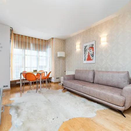 Stylish 1br Kalaranna, Walk To Old Town, Port, Cafes Apartament