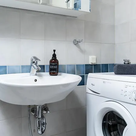 Stylish 1br Kalaranna, Walk To Old Town, Port, Cafes Apartment Tallinn