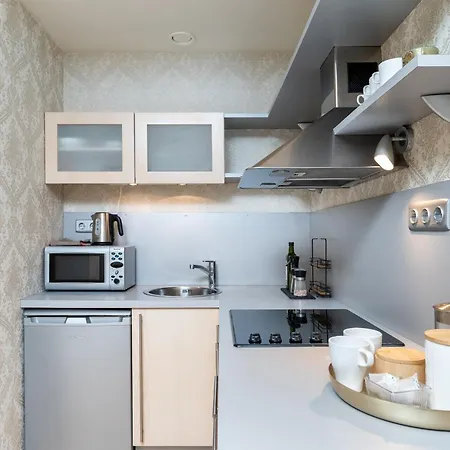 Stylish 1br Kalaranna, Walk To Old Town, Port, Cafes Apartment