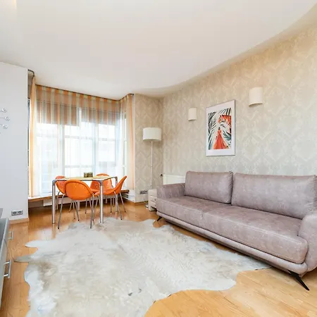 Stylish 1br Kalaranna, Walk To Old Town, Port, Cafes Apartment *