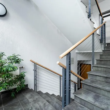 Apartman Stylish 1br Kalaranna, Walk To Old Town, Port, Cafes