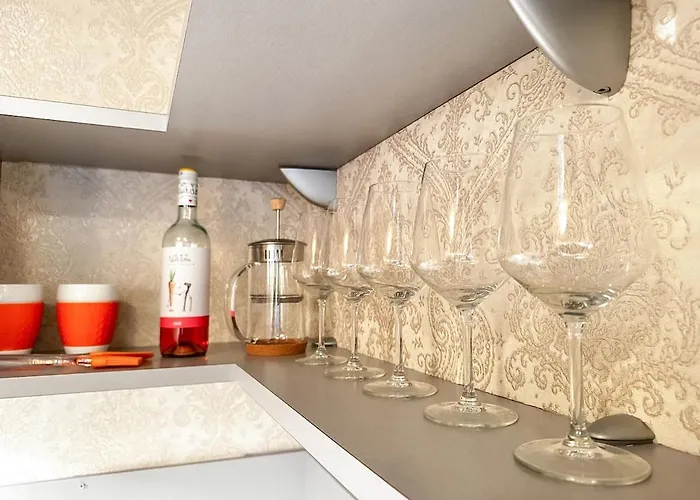 Stylish 1br Kalaranna, Walk To Old Town, Port, Cafés * Tallin