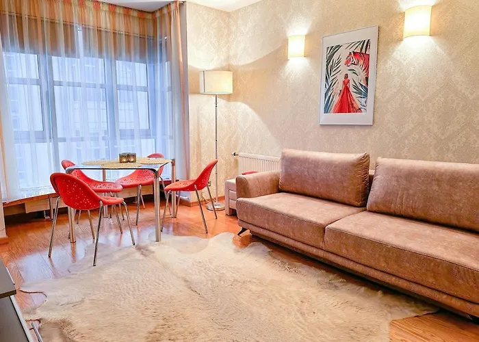 Stylish 1br Kalaranna, Walk To Old Town, Port, Cafés *