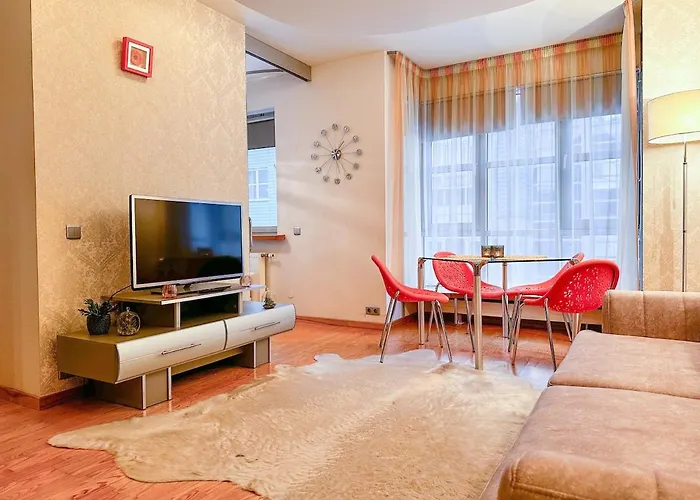 Stylish 1br Kalaranna, Walk To Old Town, Port, Cafés