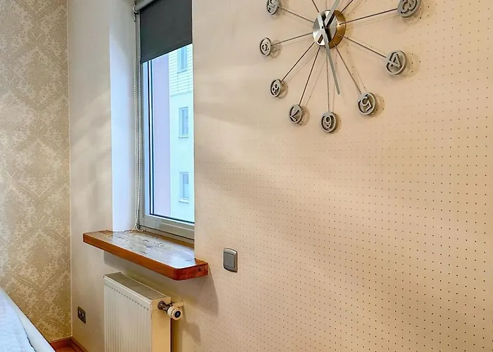 Stylish 1br Kalaranna, Walk To Old Town, Port, Cafés *