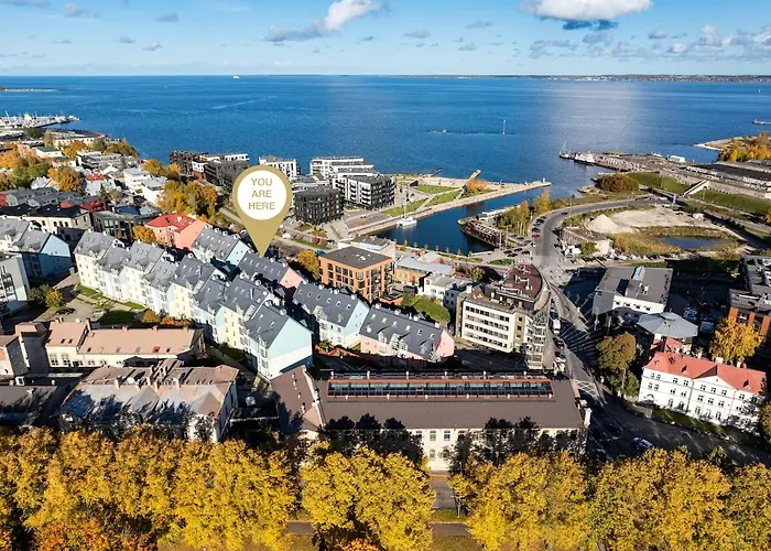 Stylish 1br Kalaranna, Walk To Old Town, Port, Cafes *