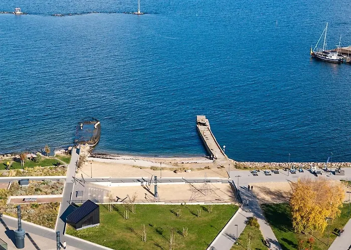 Stylish 1br Kalaranna, Walk To Old Town, Port, Cafés *