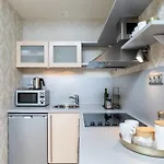Stylish 1br Kalaranna, Walk To Old Town, Port, Cafés Apartamento
