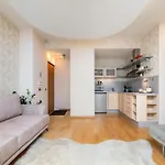 Stylish 1br Kalaranna, Walk To Old Town, Port, Cafés *