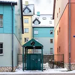 Stylish 1br Kalaranna, Walk To Old Town, Port, Cafés *