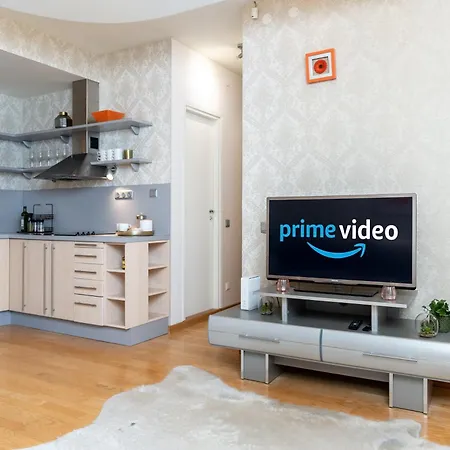 Stylish 1br Kalaranna, Walk To Old Town, Port, Cafés *